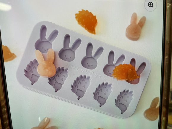 EmeryPets Treat Mold Hedgehog + Bunny