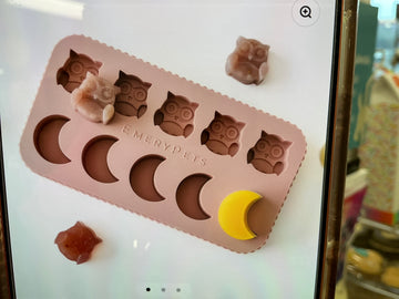 EmeryPets Treat Mold Owl + Moon