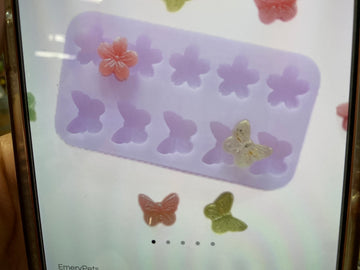 EmeryPets Treat Mold Butterfly + Sakura