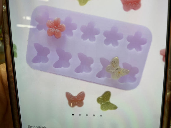 EmeryPets Treat Mold Butterfly + Sakura