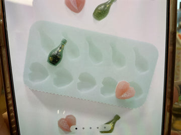 EmeryPets Treat Mold Pupsecco + Heart